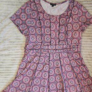 Attractive Mid-length dress, perfect drape